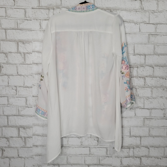 Impressions Embroidery Kimono - Size Medium - Picture 8 of 14